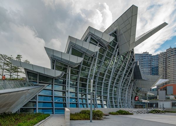 专业的铝单板厂家对员工的素质要